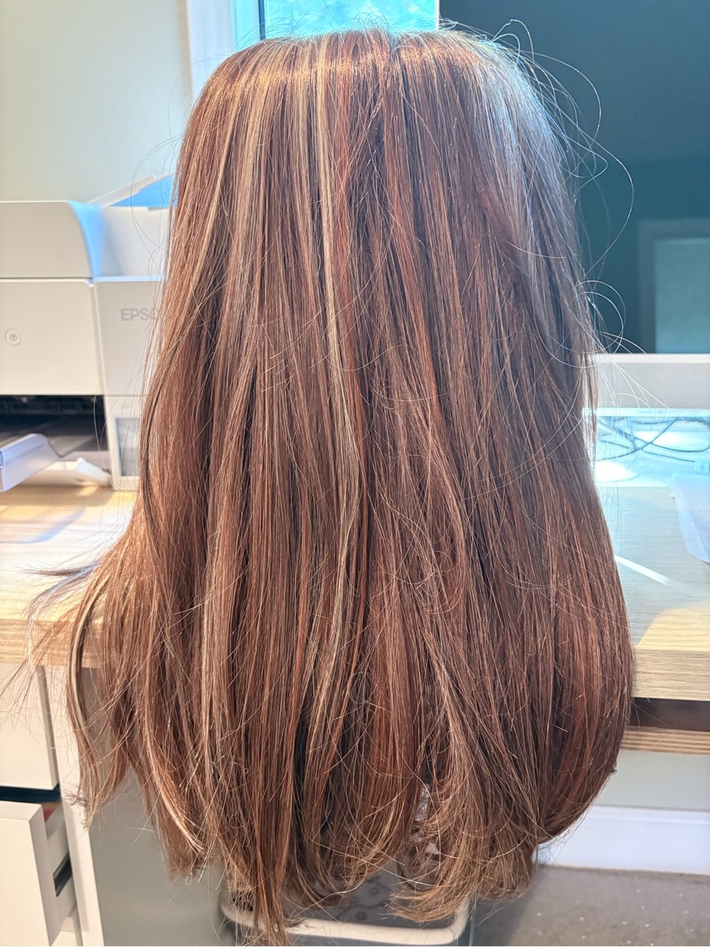 22” Women's Wig in Hazelnut Brown color blend. *Free Shipping* - Picture 3 of 15